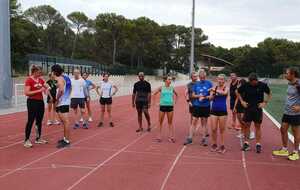 Entrainement au stade de Rognes 1000m/exercies/1000m à faire le plus vite possible (apporter chrono)